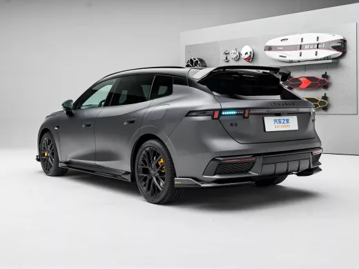 Lynk&Co 07 GT